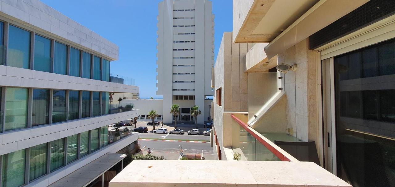 Bnbisrael Apartments - Ramat Yam Marine Herzelia エクステリア 写真